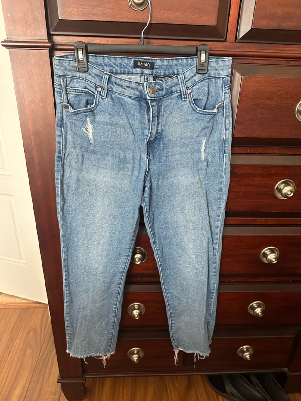 Buffalo David Britton 99% Cotton Womens Light Blue Distressed  Jean Capri